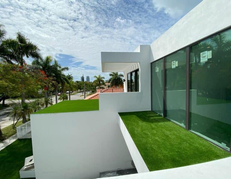 Miami Artificial Grass For Rooftops Experts near me